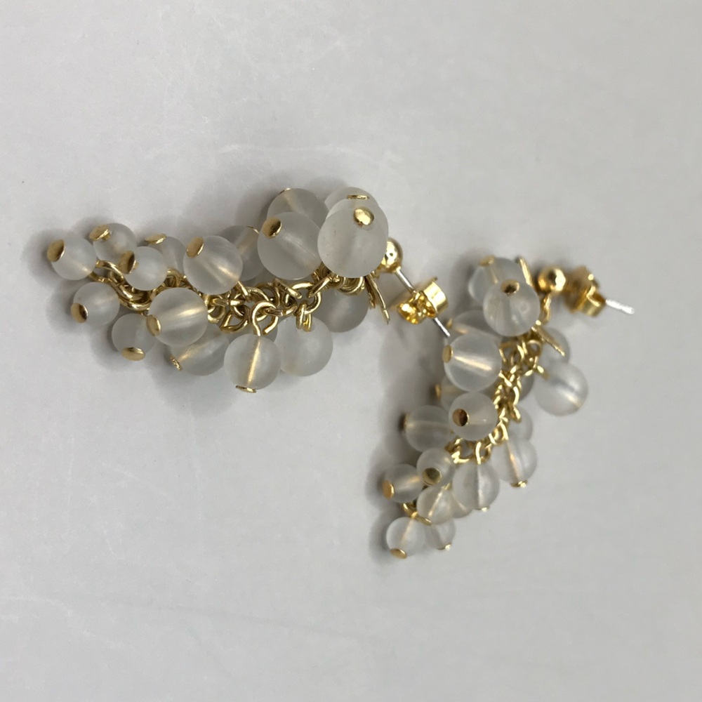 Vintage Avon Gold-Tone & Frosted White Grapes Drop Earrings - Picture 4 of 7